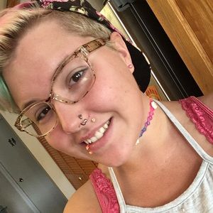 Meet your Posher, Faith